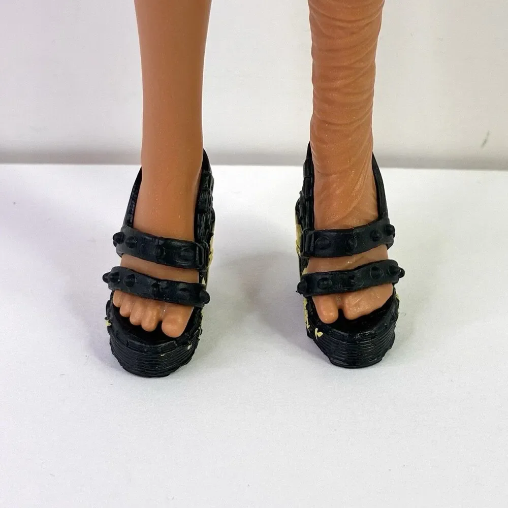 Monster High G3 Scare-adise Island Frankie  Black Lightning Wedge Sandals